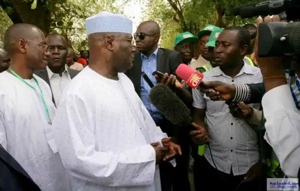 Atiku in rare visit to APC secretariat, meets Oyegun, NWC members over ‘party funding’